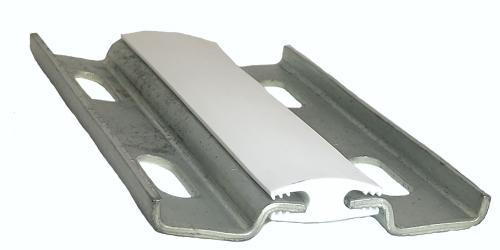 Обрезинивание стыка листового материала