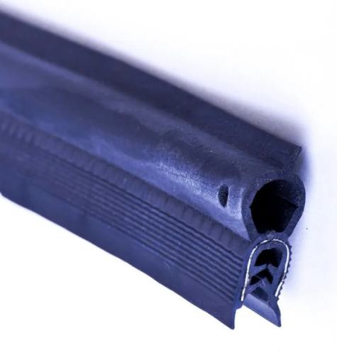 РКИ- 11 уплотнитель крышки багажника армированный металлом 