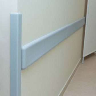 Отбойник на сплошном алюминиевом каркасе 150*4000 мм