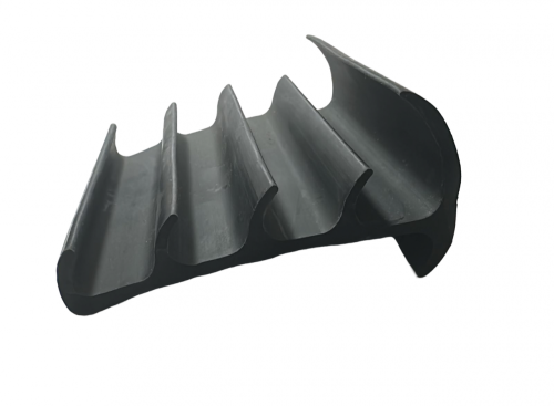 уплотнитель на двери рефрижератора 80 мм (4-х лепестковый)