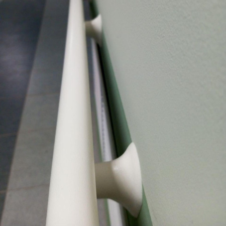 Поручень отбойник из ПВХ на алюминиевом профиле с резиновым амортизатором