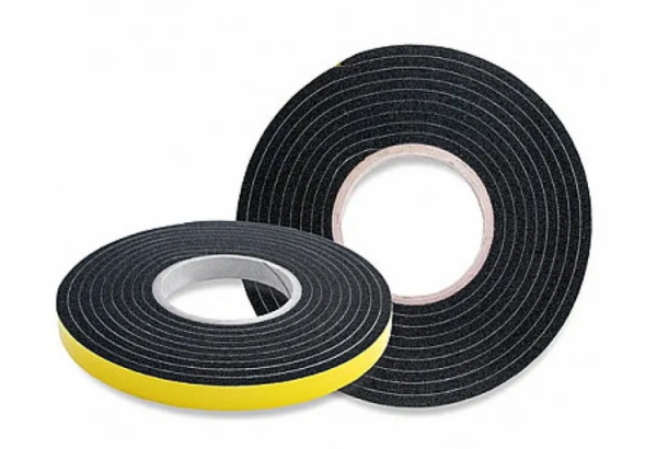 Уплотнитель универсальный саморасширяющийся с клеевым слоем