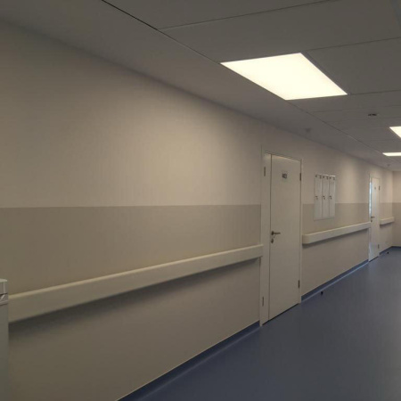 Поручень отбойник из ПВХ на алюминиевом профиле с резиновым амортизатором