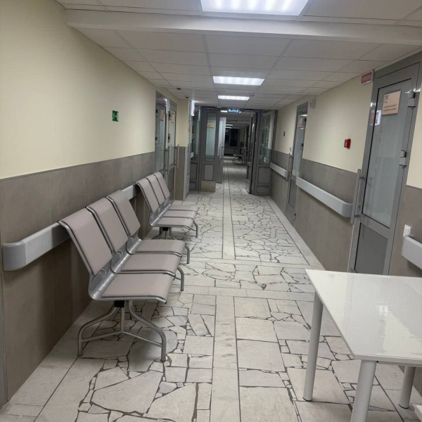 Отбойник-поручень на алюминиевом каркасе 140*4000 мм