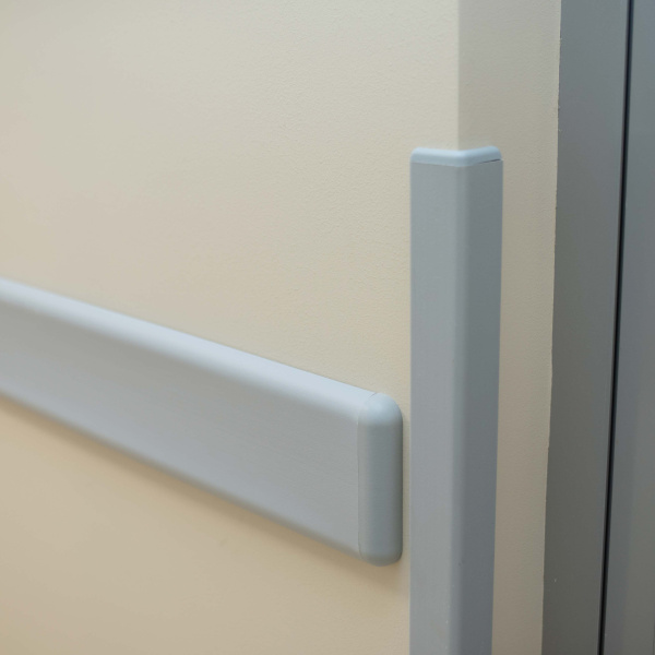 Накладка на  алюминиевом каркасе для защиты углов