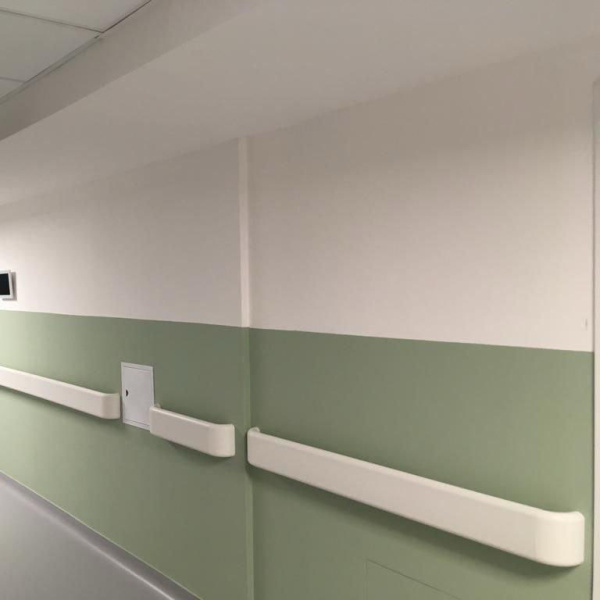 Отбойник-поручень на алюминиевом каркасе с амортизатором 140*4000 мм