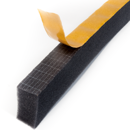 Уплотнитель универсальный саморасширяющийся с клеевым слоем 20x40x5000 мм