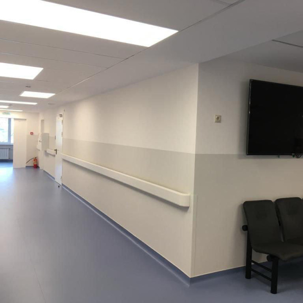 Отбойник-поручень на алюминиевом каркасе 140*4000 мм