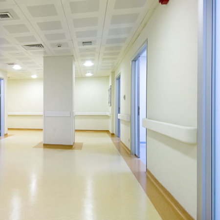 Поручень отбойник из ПВХ на алюминиевом профиле 145*4000 мм